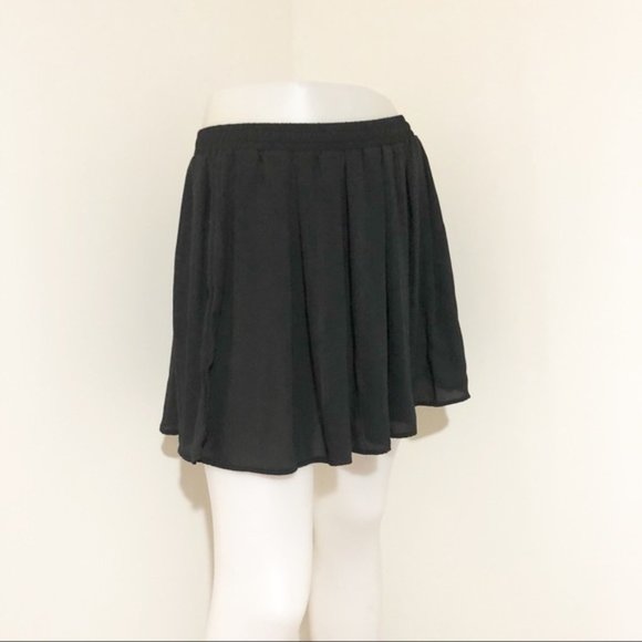 Brandy Melville | Black Dirndl Skirt | OS - Picture 6 of 7